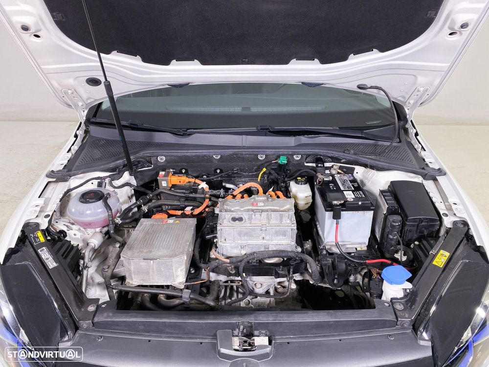 VW e-Golf AC/DC - 23