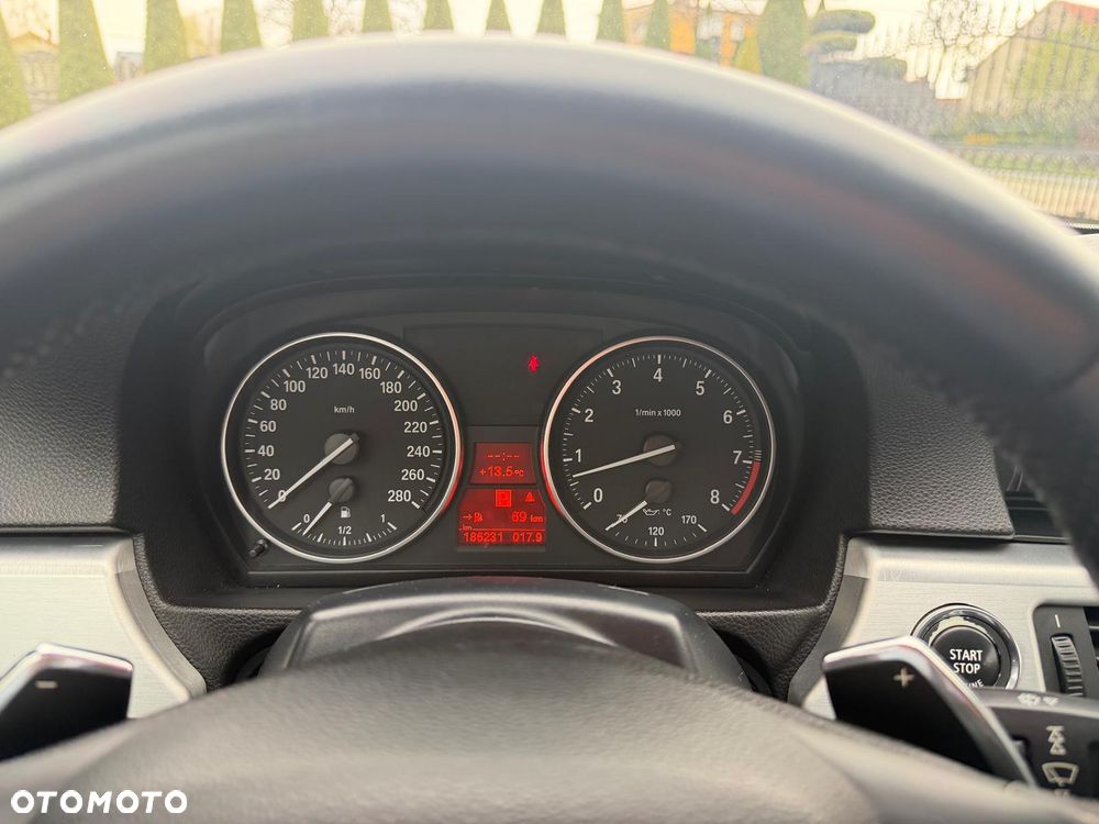 BMW Seria 3 335i Edition Exclusive - 14