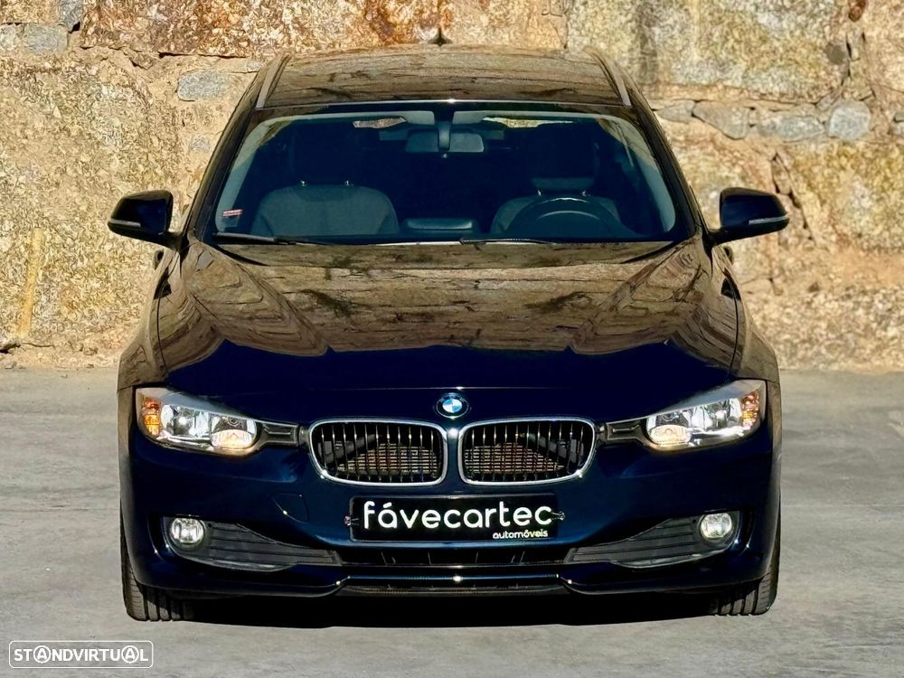 BMW 318 d Touring Auto - 12