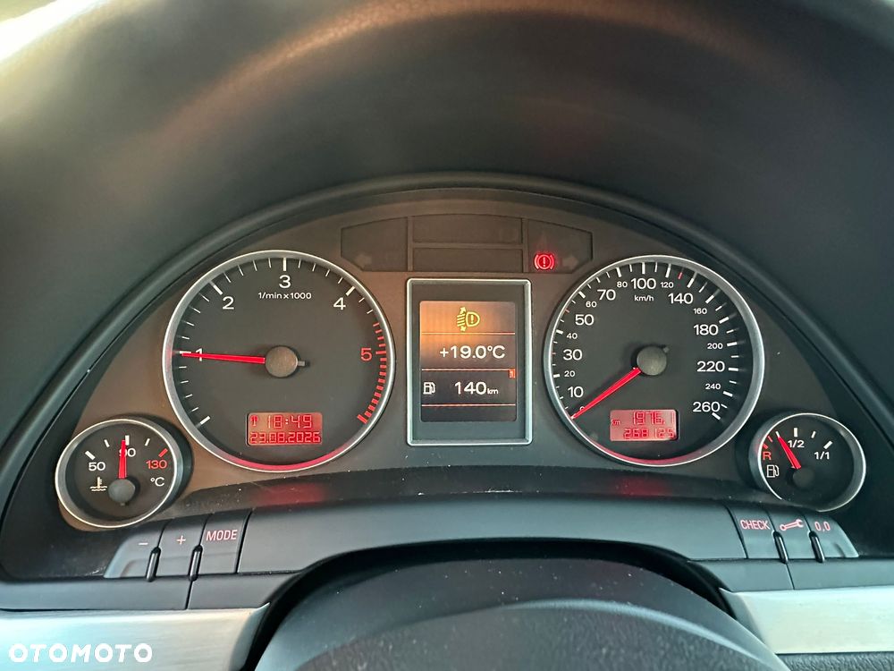 Audi A4 Avant 2.0 TDI DPF S line Sportpaket (plus) - 33