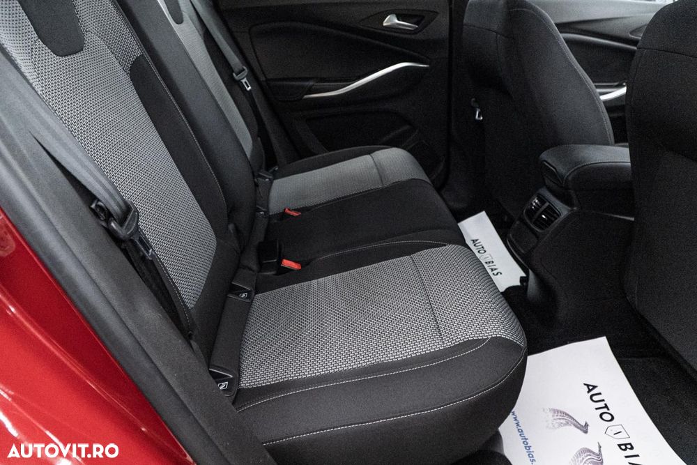 Opel Grandland X 1.2 Turbo START/STOP AT8 Business Edition - 9