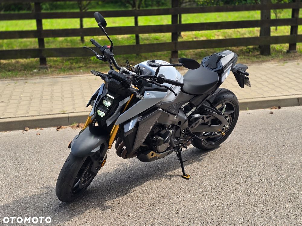 Suzuki GSX 1000 - 30