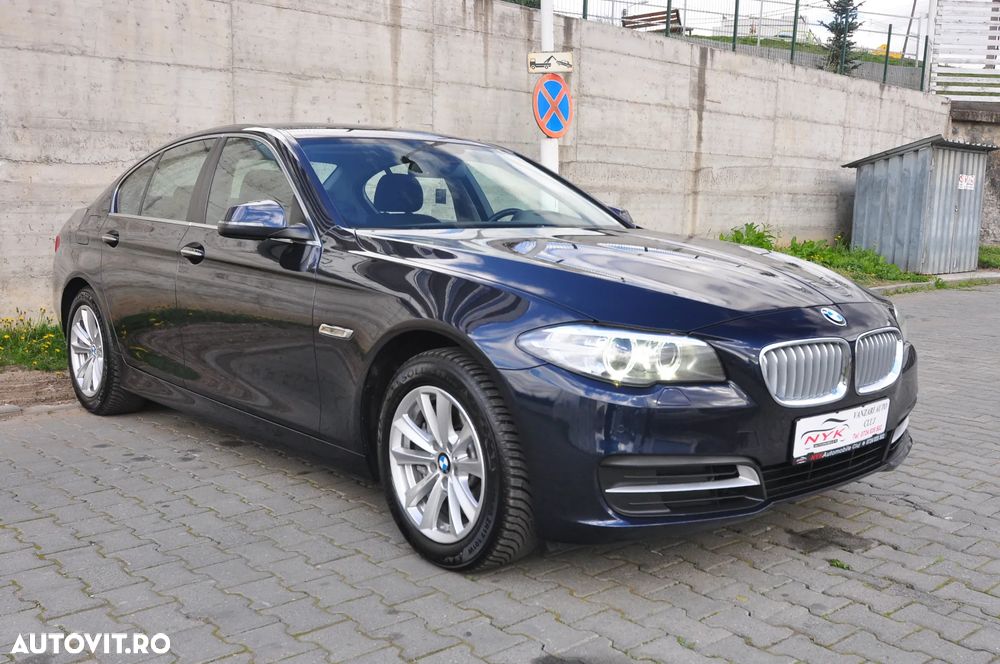 BMW Seria 5 525d xDrive AT - 2