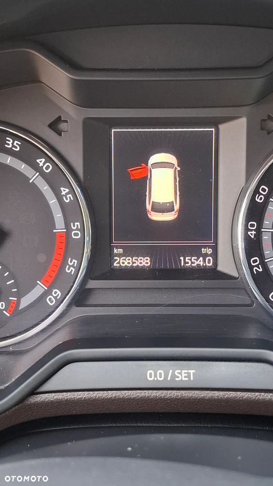 Skoda Octavia 1.6 TDI (Green tec) 4x4 Scout - 11