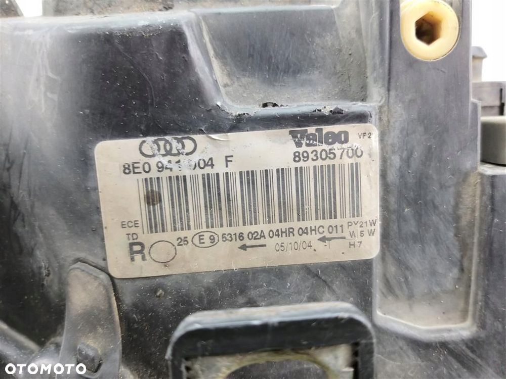 Reflektor lampa przód prawa Audi A4 B6 8E 2000-2004 8E0941004F 89305700 - 9