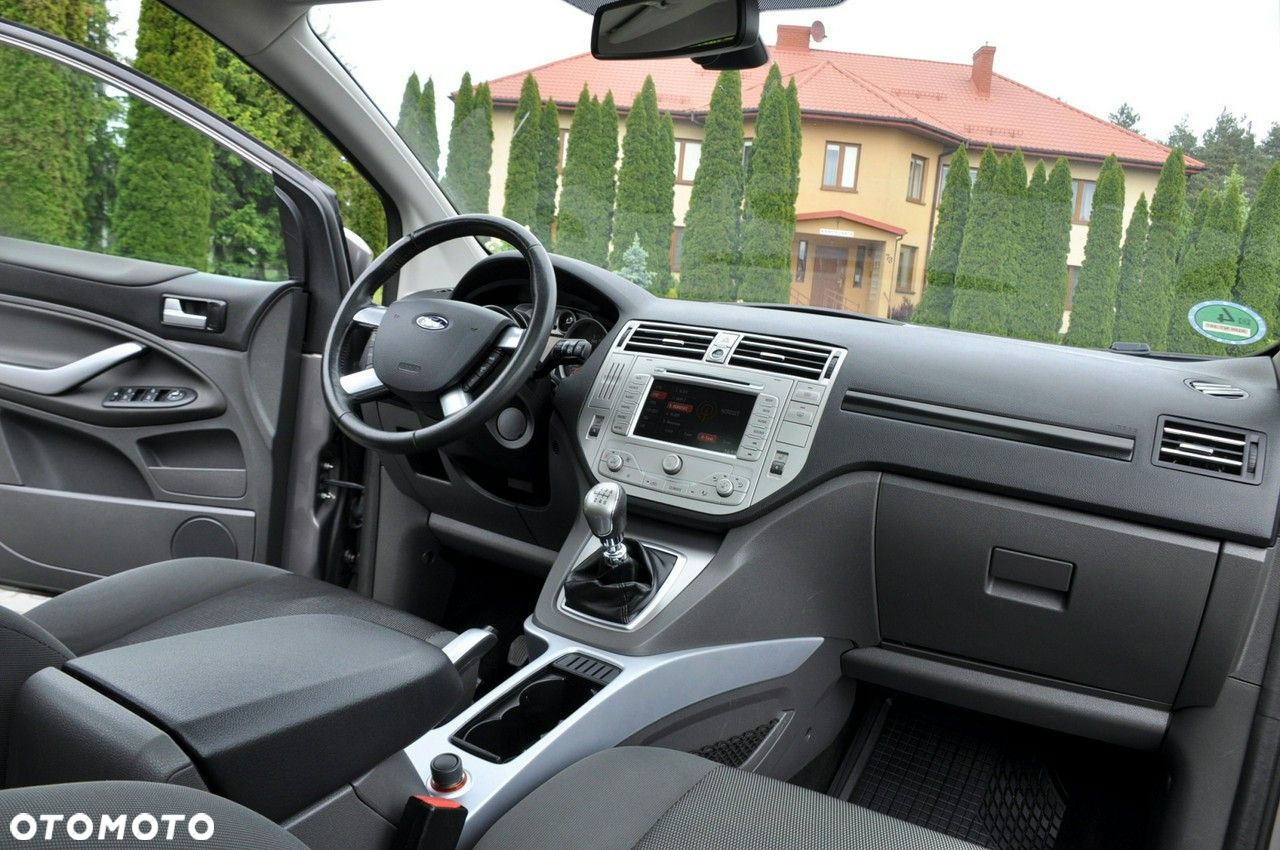 Ford Kuga - 24