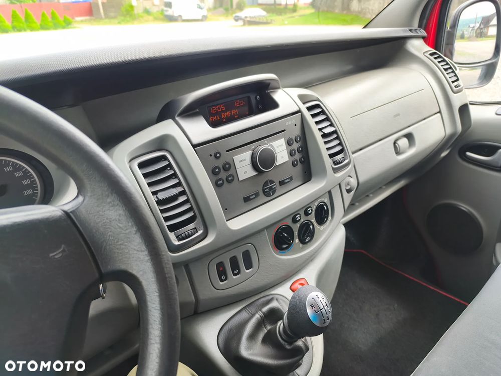 Opel Vivaro L2H1 2.9t - 11