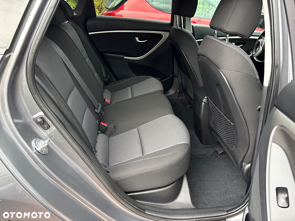Hyundai i30 1.4 CRDi Premium - 29