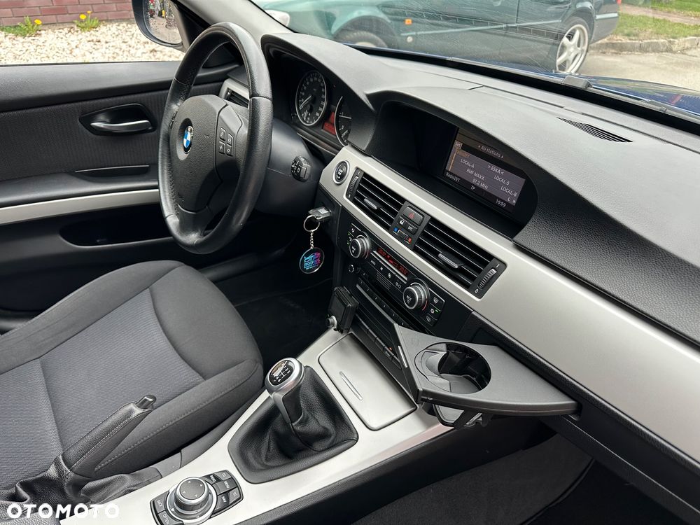 BMW Seria 3 318i Edition Sport - 23