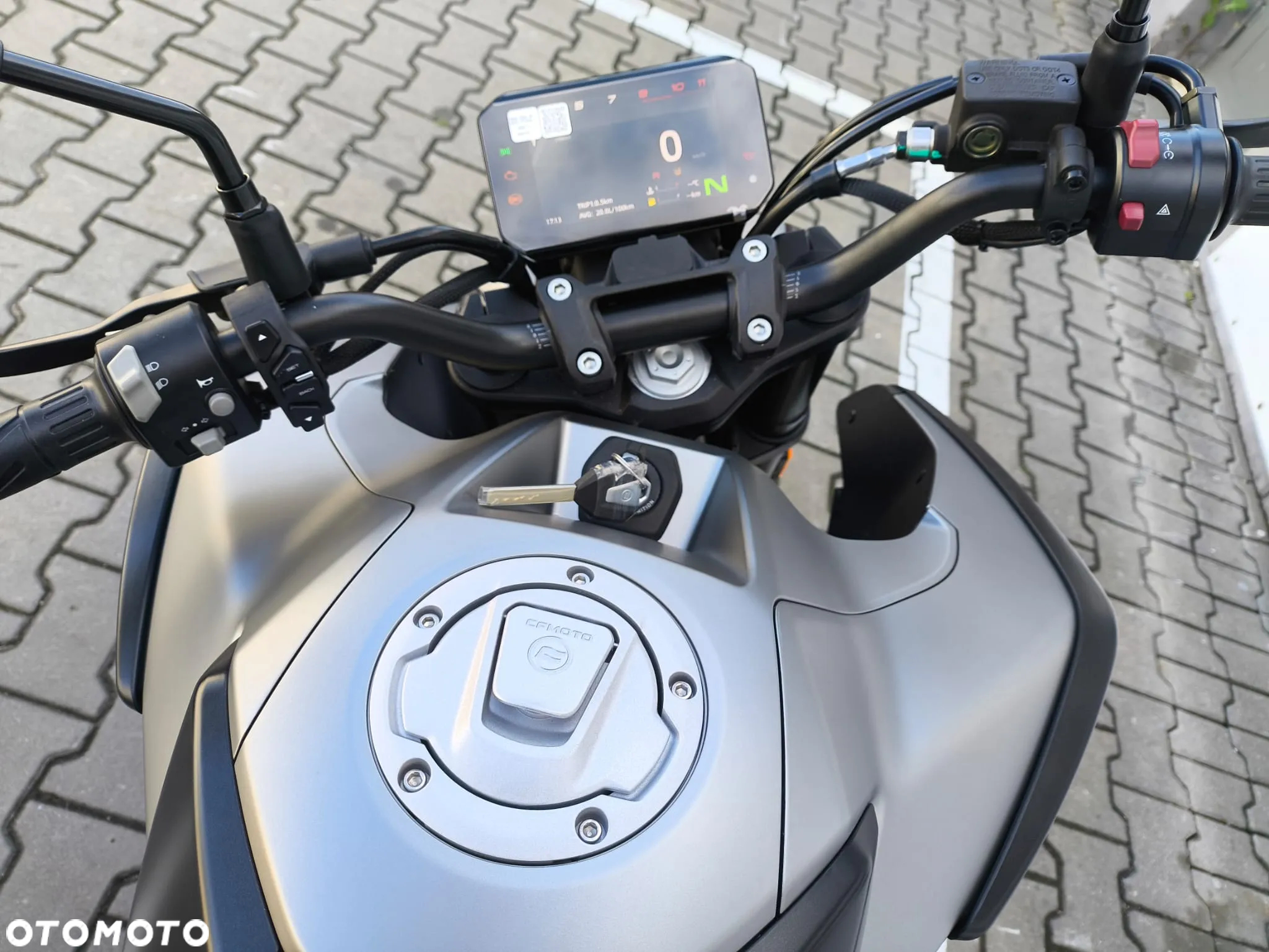 CFMoto NK - 6
