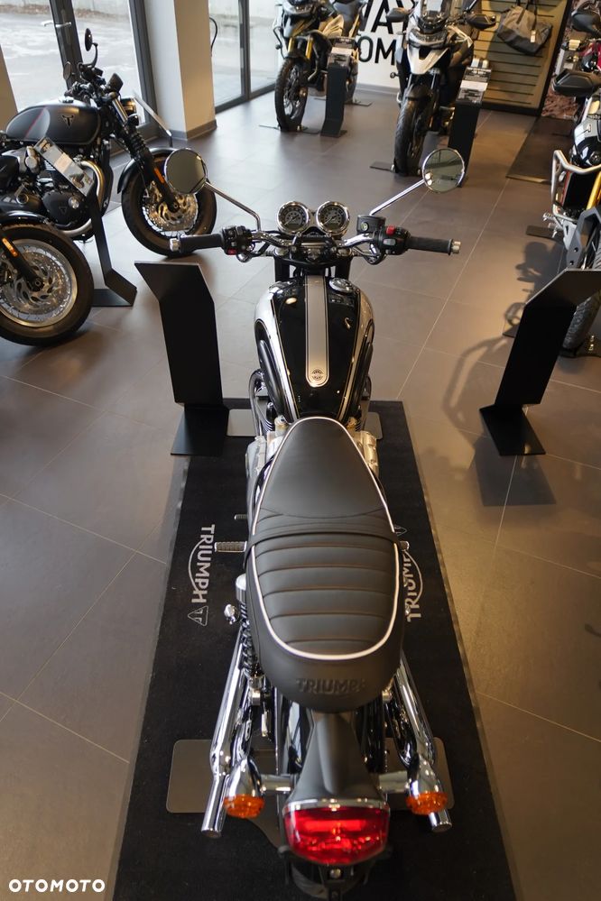 Triumph Bonneville - 12