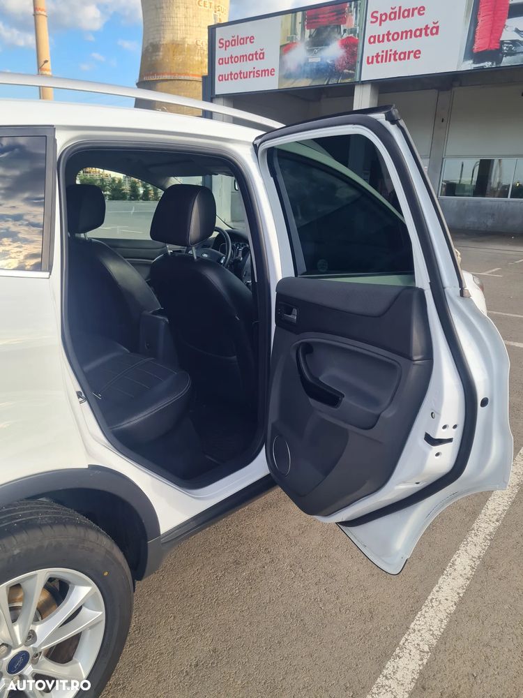 Ford Kuga - 8