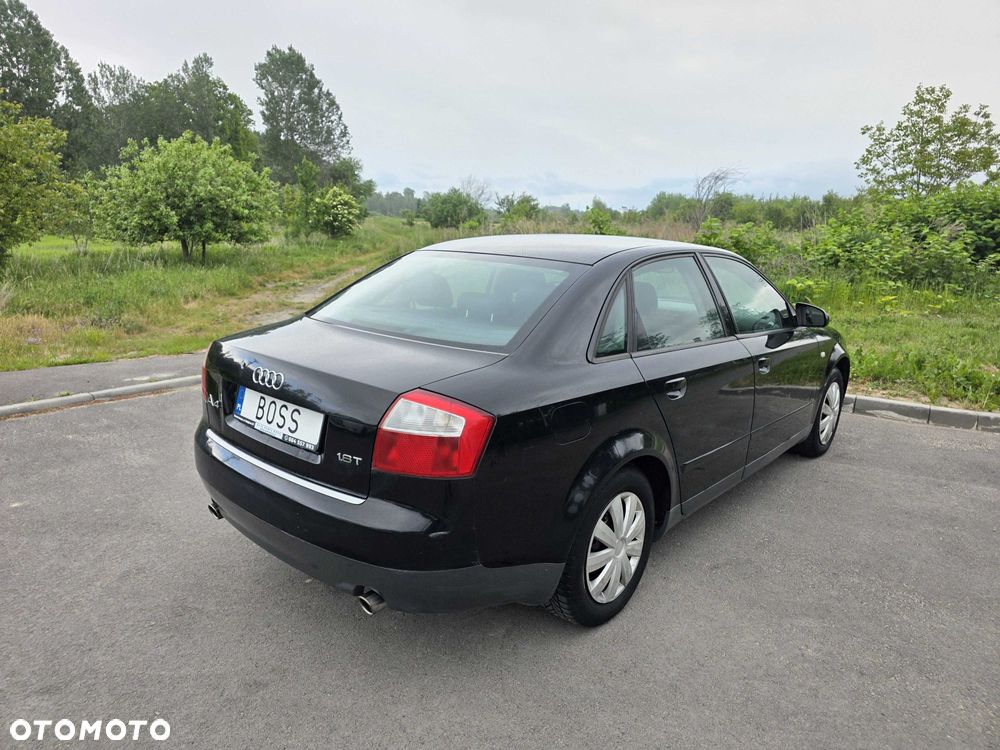 Audi A4 Limousine - 4