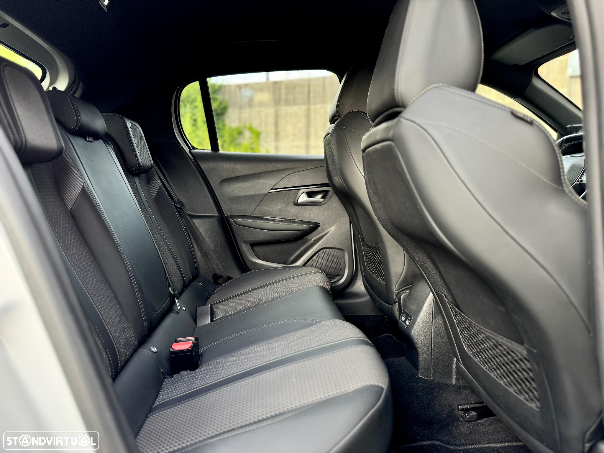 Peugeot 208 1.2 PureTech GT Line EAT8 - 27