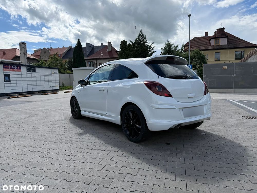 Opel Corsa 1.2 16V Limited Edition - 4