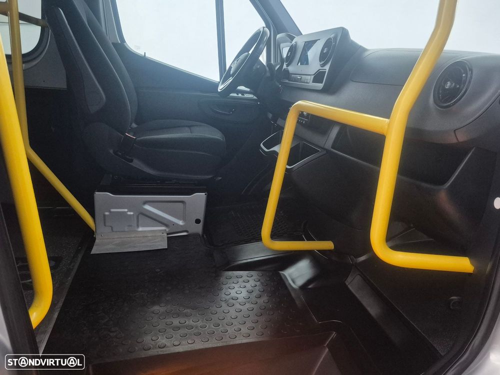 Mercedes-Benz Sprinter - 24