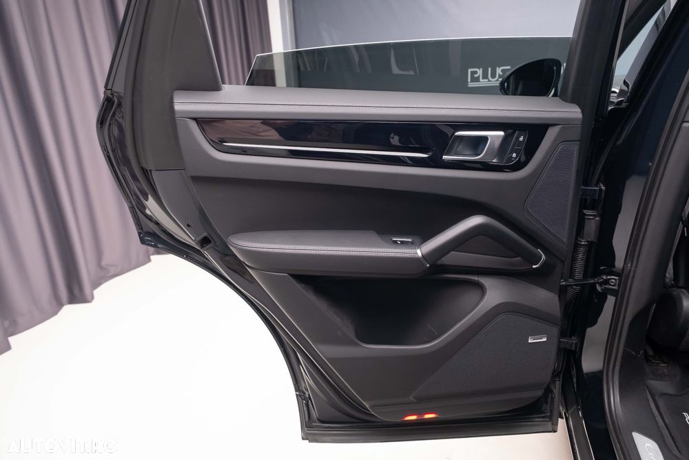 Porsche Cayenne E-Hybrid Tiptronic S Platinum Edition - 27