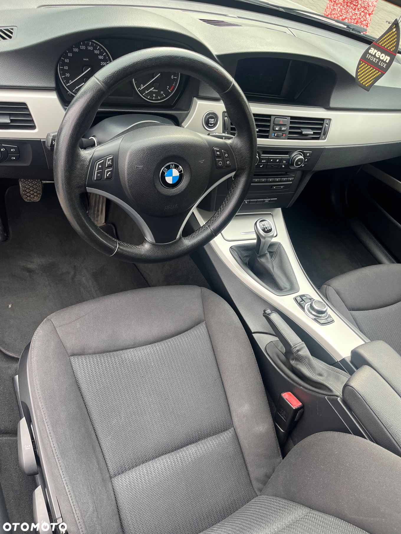 BMW Seria 3 318i - 9