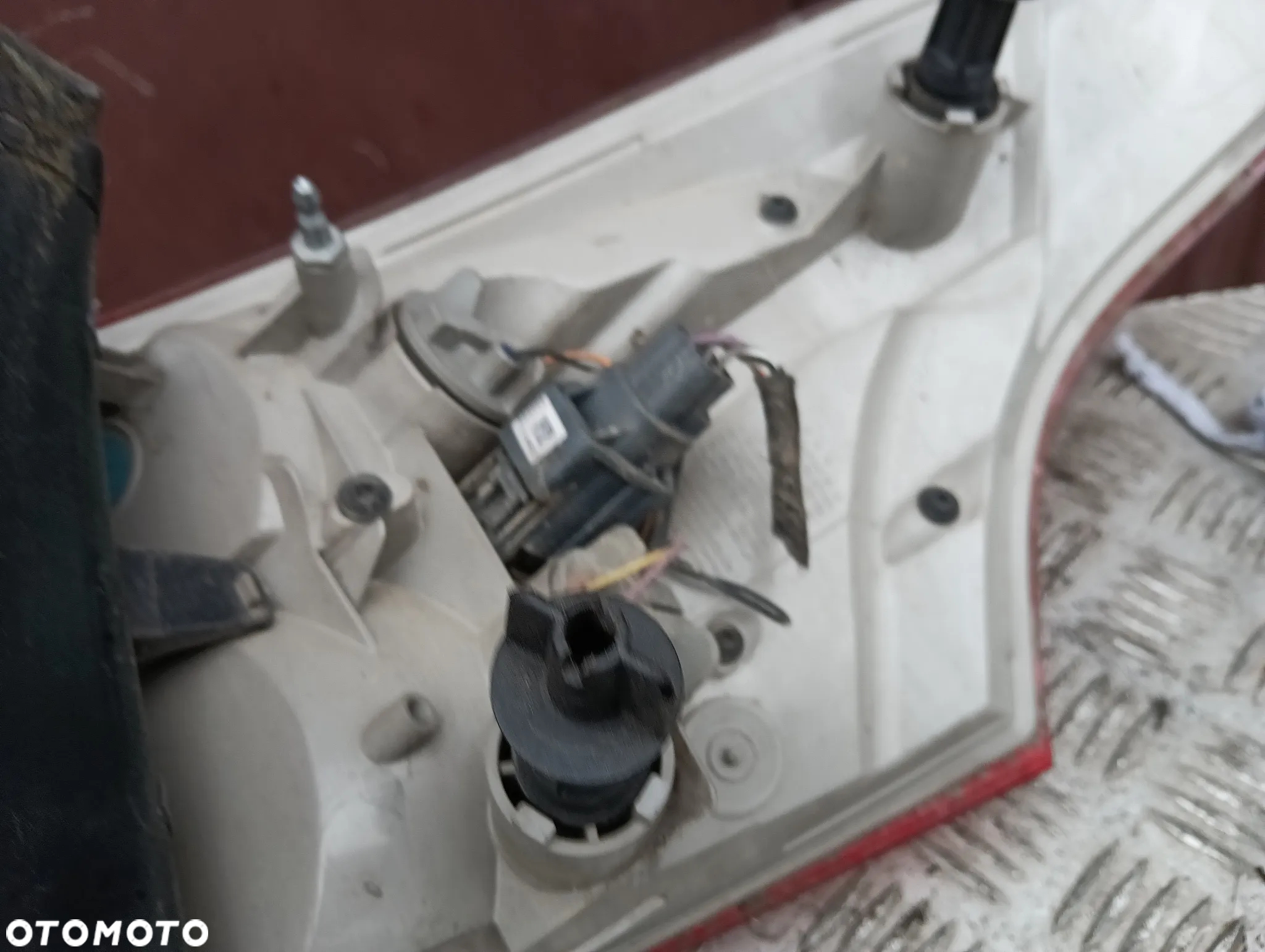 ford focus mk3 lift kombi lampa prawy tyl tylna prawa w blotnik f1eb-13405-da - 9