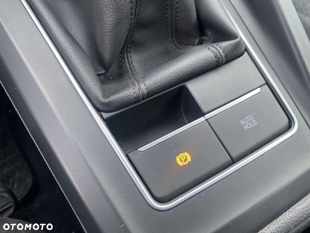 Volkswagen Golf - 23