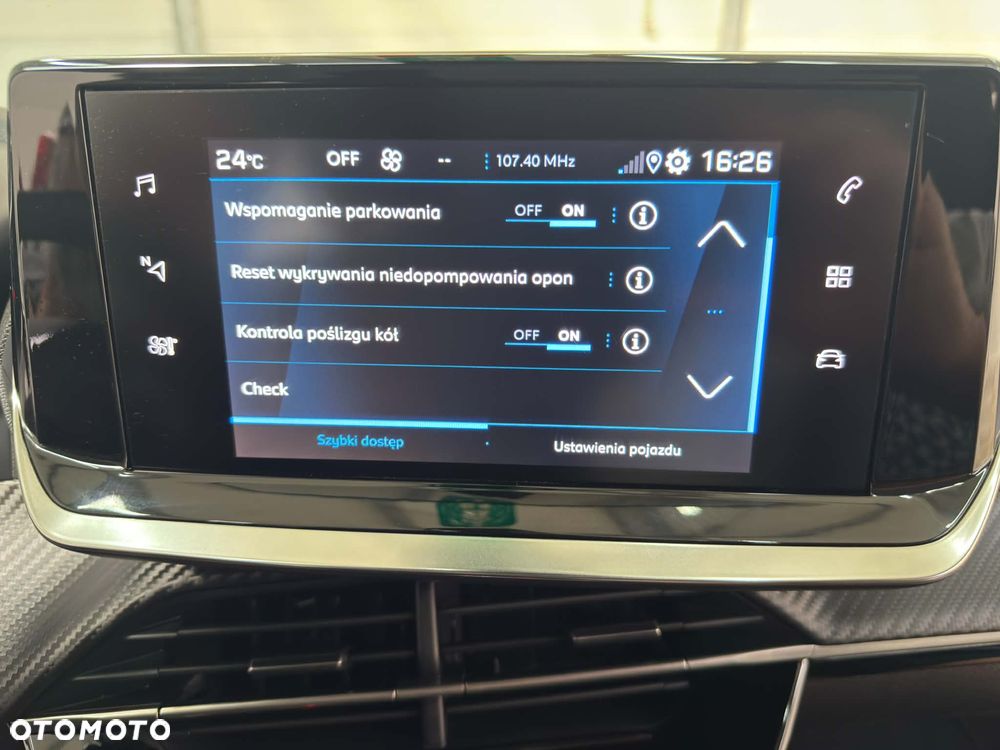 Peugeot 208 PureTech 100 EAT8 Allure - 12