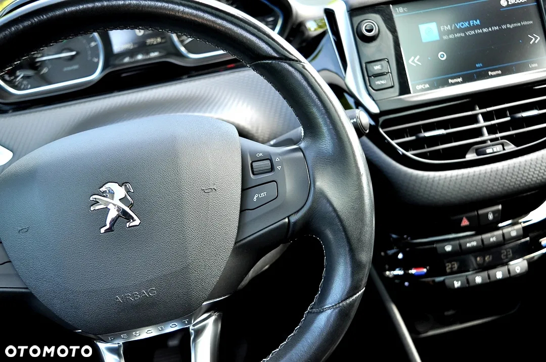 Peugeot 2008 1.2 Pure Tech GPF Allure S&S - 31