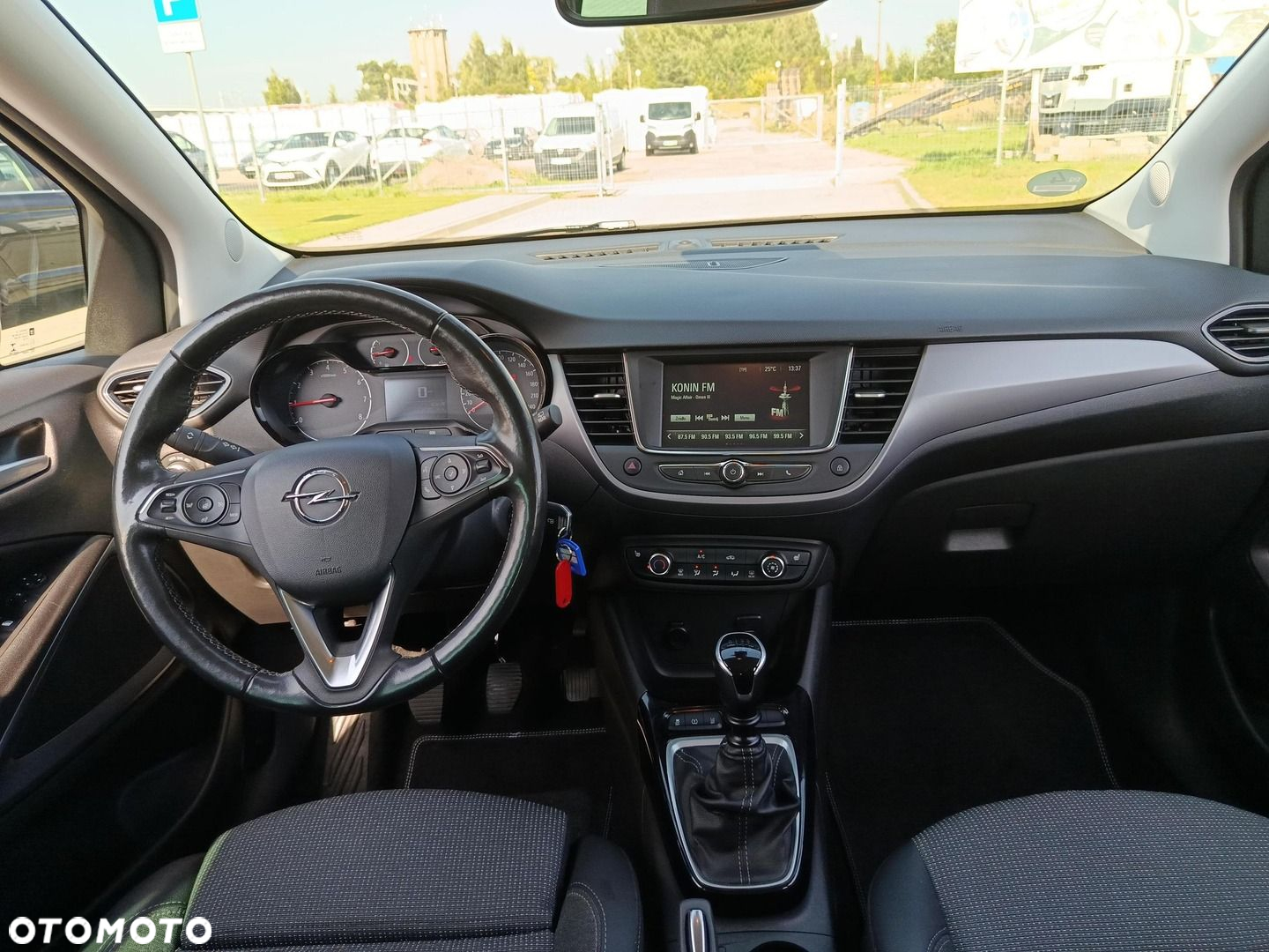 Opel Crossland 1.2 T Business - 11