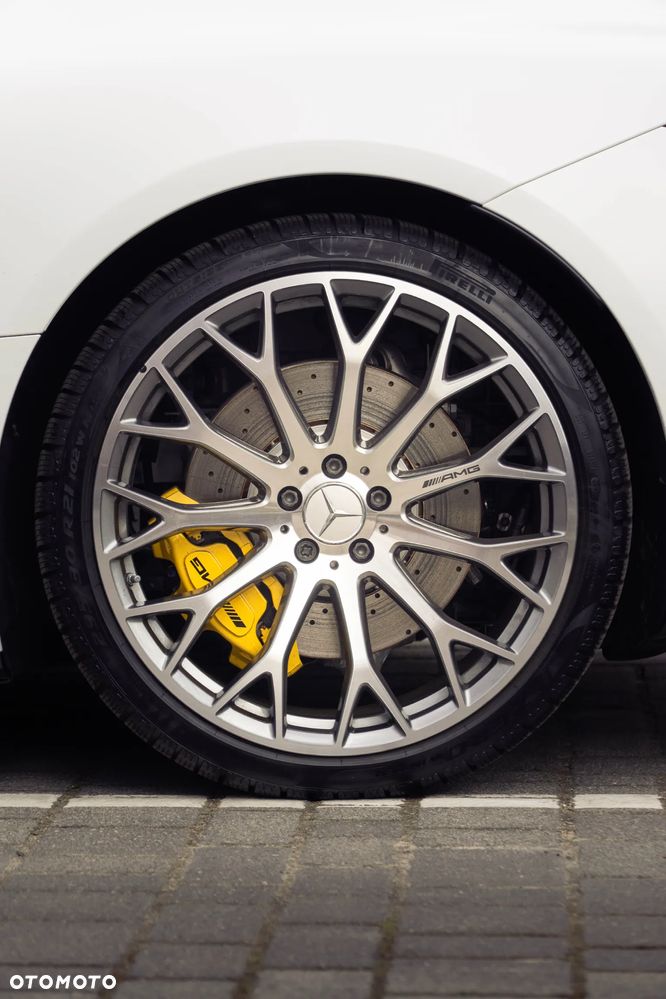 Mercedes-Benz SL AMG 63 4-Matic+ - 13