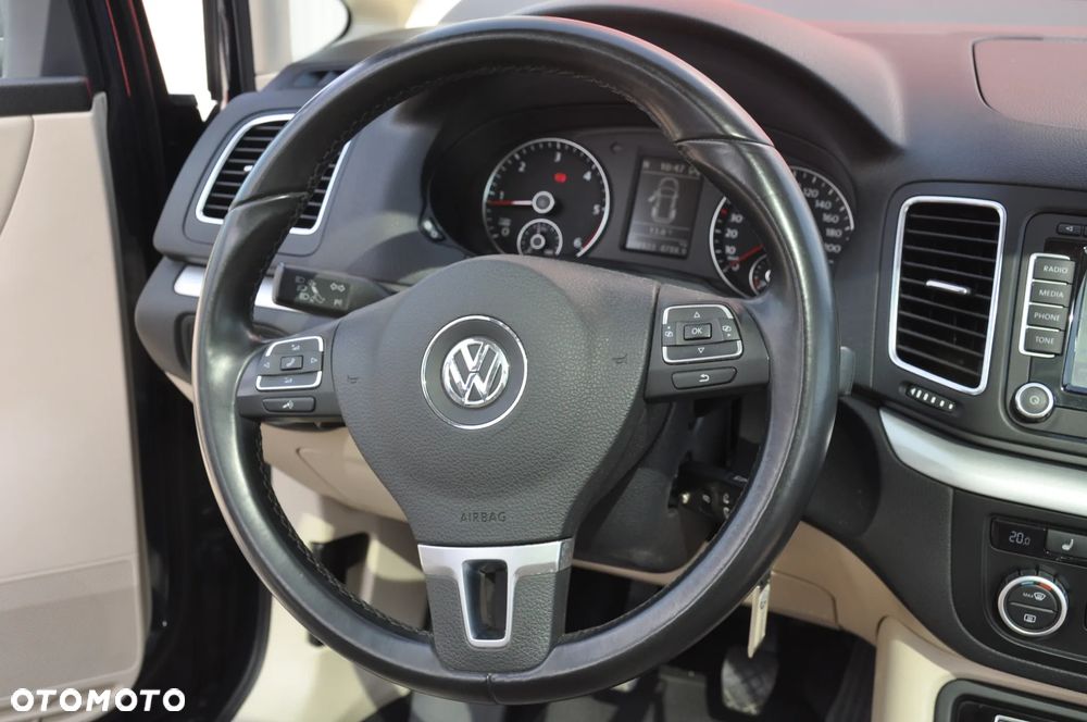 Volkswagen Sharan 2.0 TDI Blue Motion Highline - 35