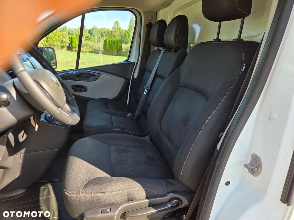 Renault Trafic long długi - 24
