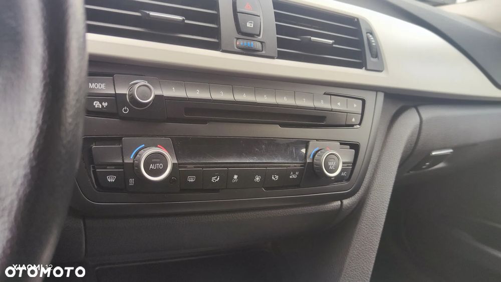 BMW Seria 3 320d Luxury Line - 18