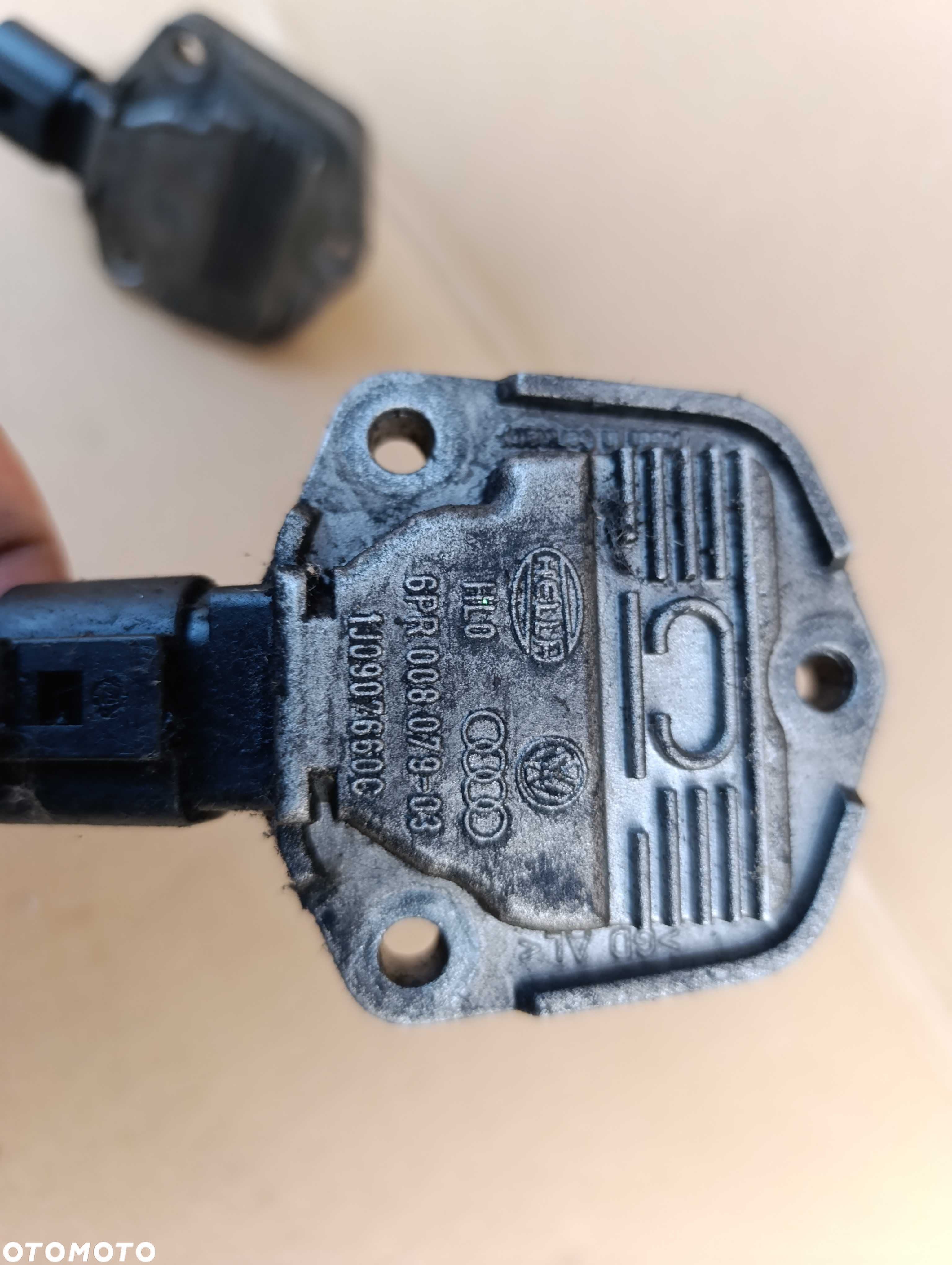 Audi A6 C5 czujnik poziomu oleju sensor miska olejowa 2.5 TDI - 3