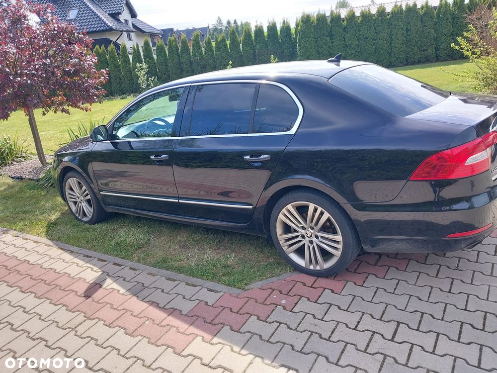 Skoda Superb 2.0 TDI Active DSG - 8