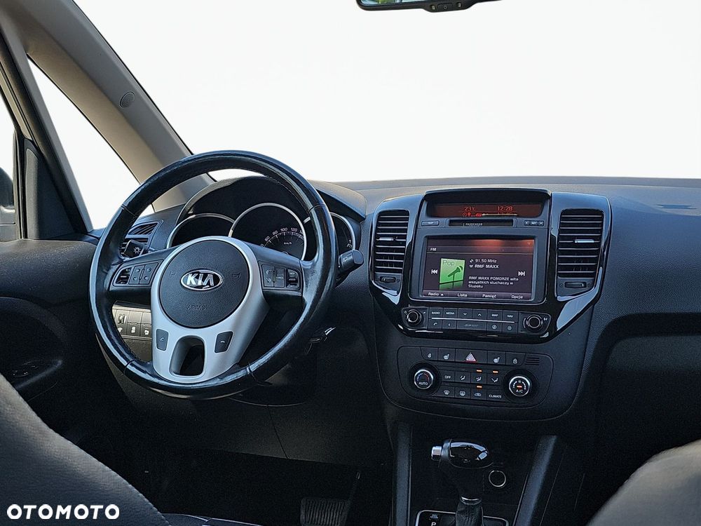 Kia Venga 1.6 L - 12
