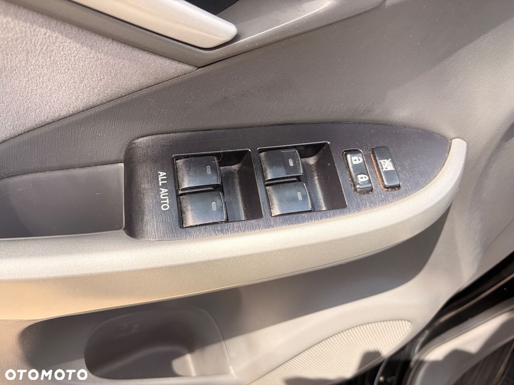 Toyota Prius 1.8 HSD Prestige - 18