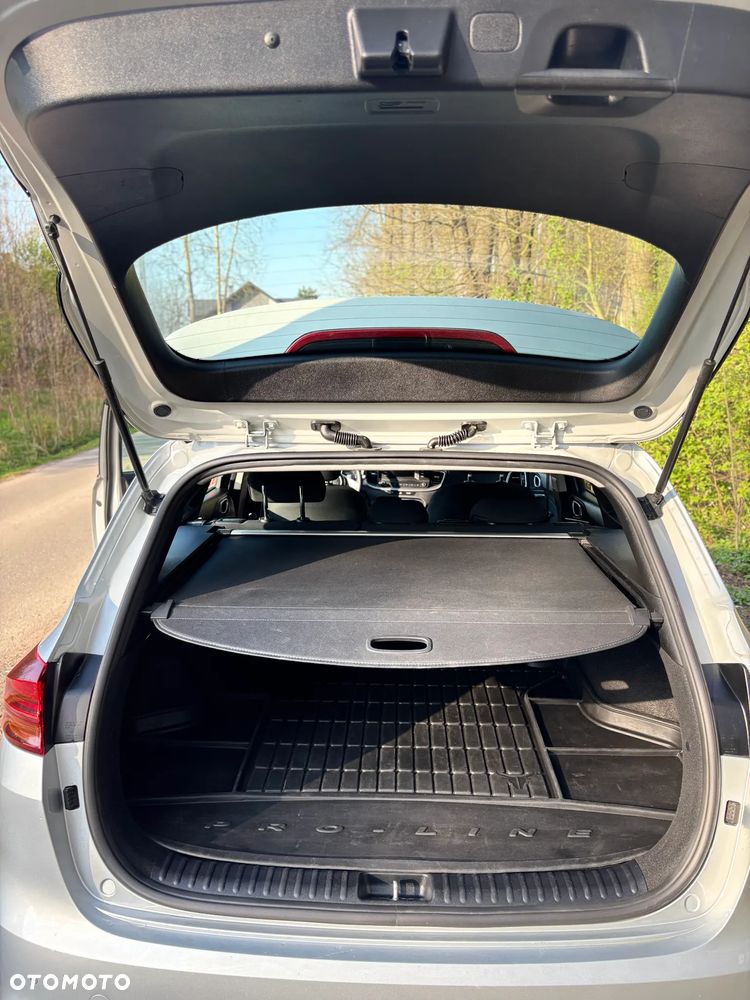 Kia Ceed 1.6 CRDi mHEV L Business Line - 17