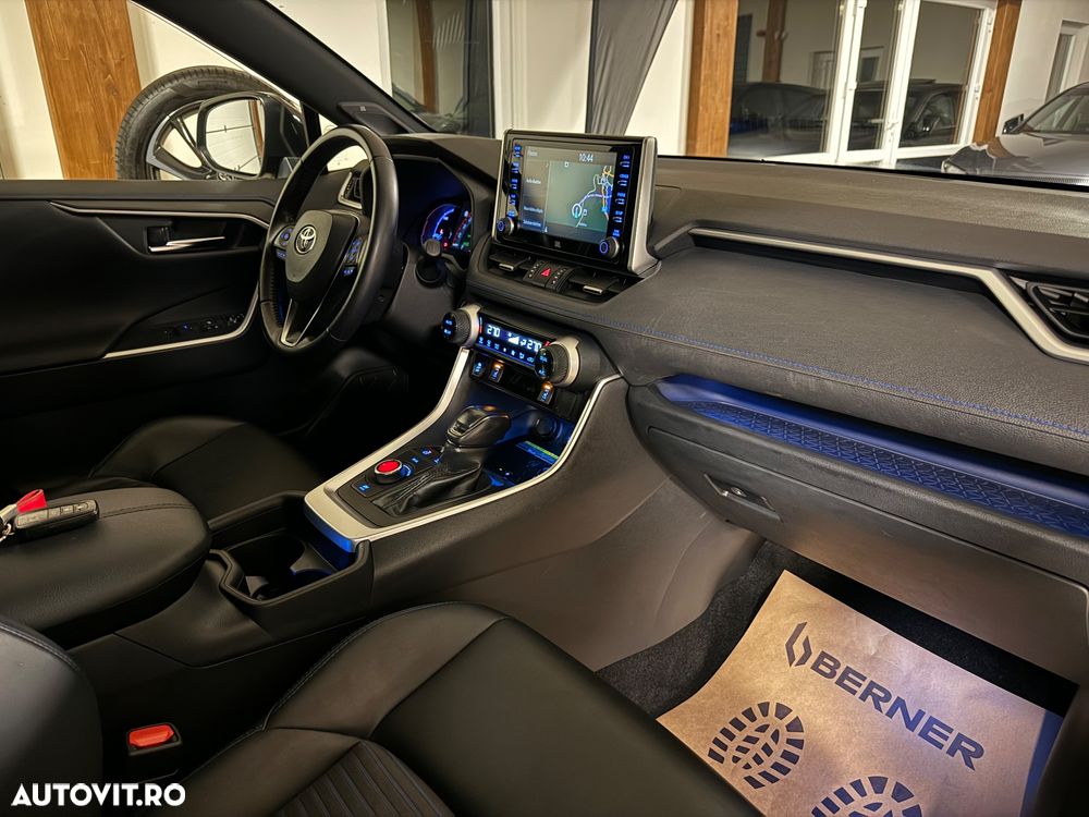 Toyota RAV4 2.5 4x4 Team Deutschland - 11