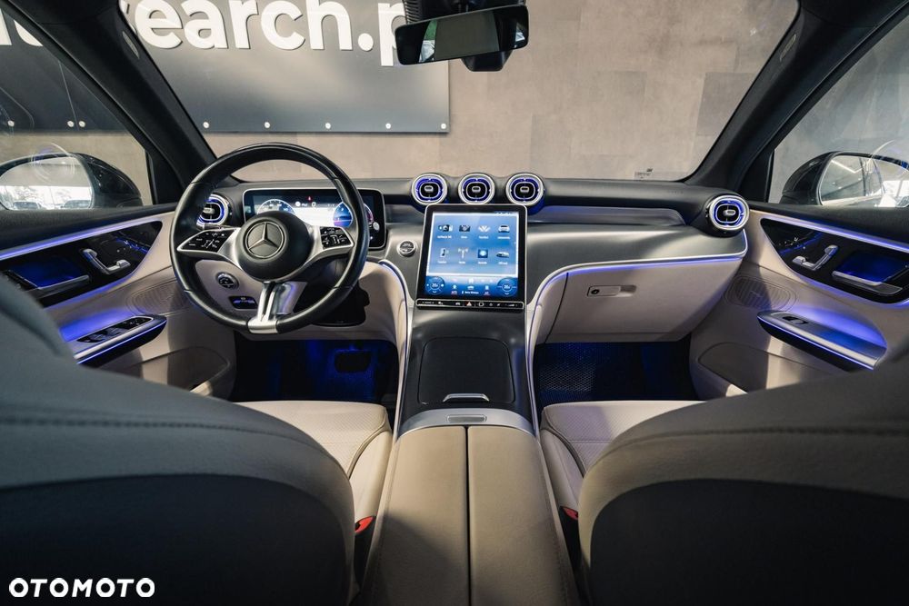 Mercedes-Benz GLC - 11