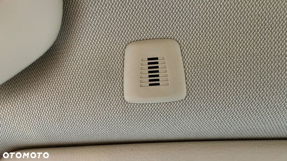 BMW Seria 3 320i Luxury Line - 38