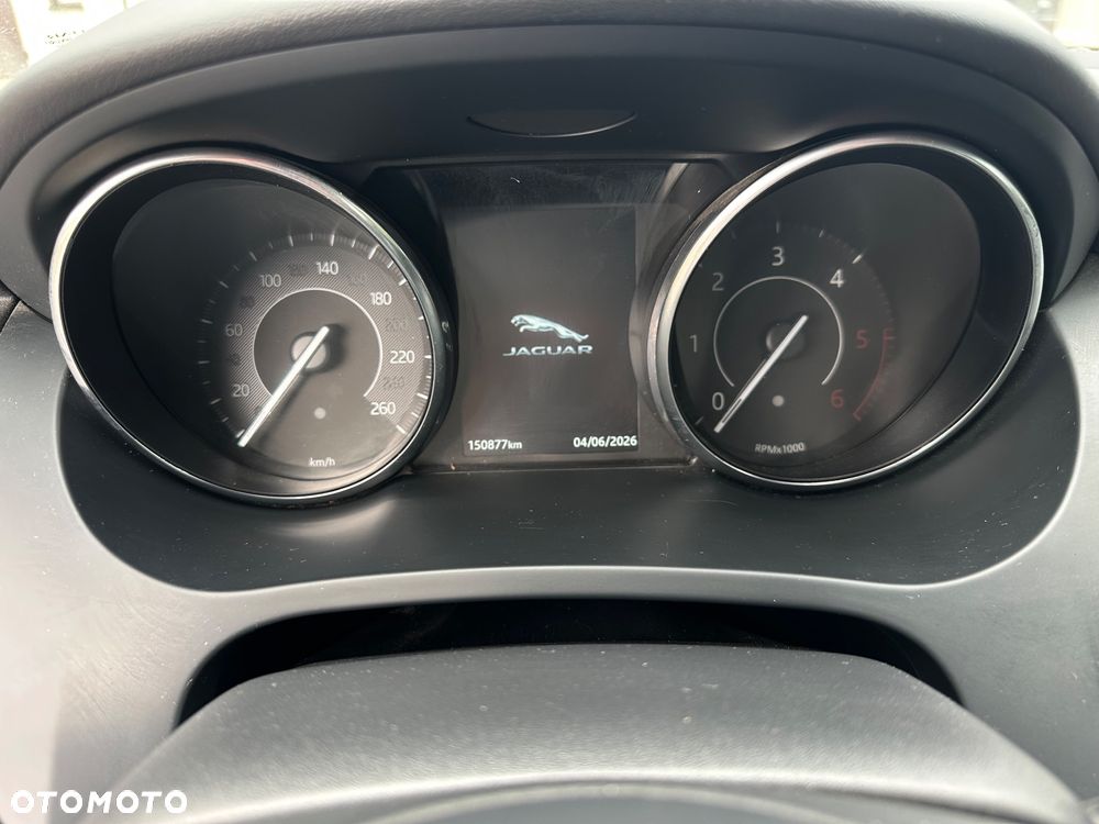 Jaguar E-Pace - 8