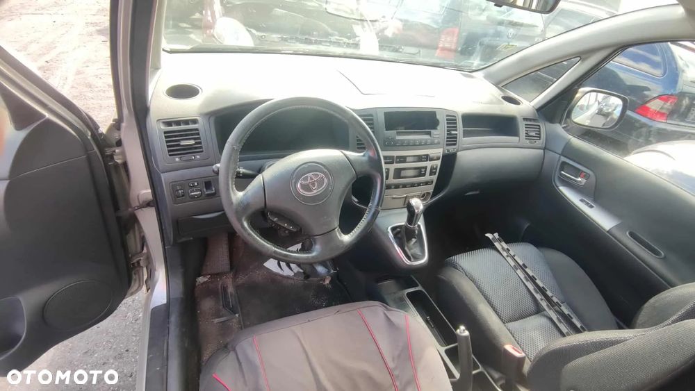 TOYOTA COROLLA Verso E12 2002 2.0 D-4D 90 KM 1CD-FTV - 4