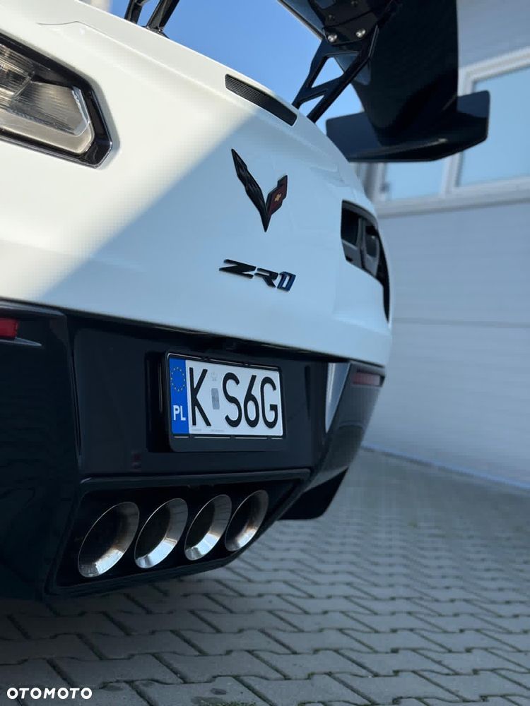 Chevrolet Corvette - 10