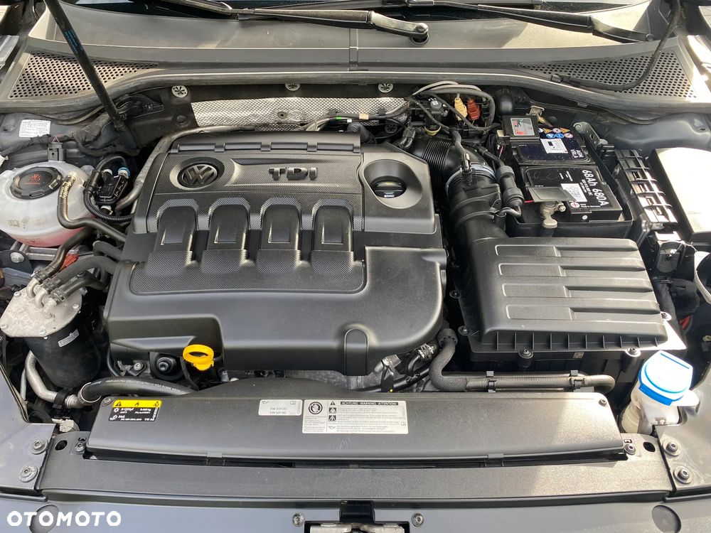 Volkswagen Passat 2.0 TDI SCR DSG Highline - 30