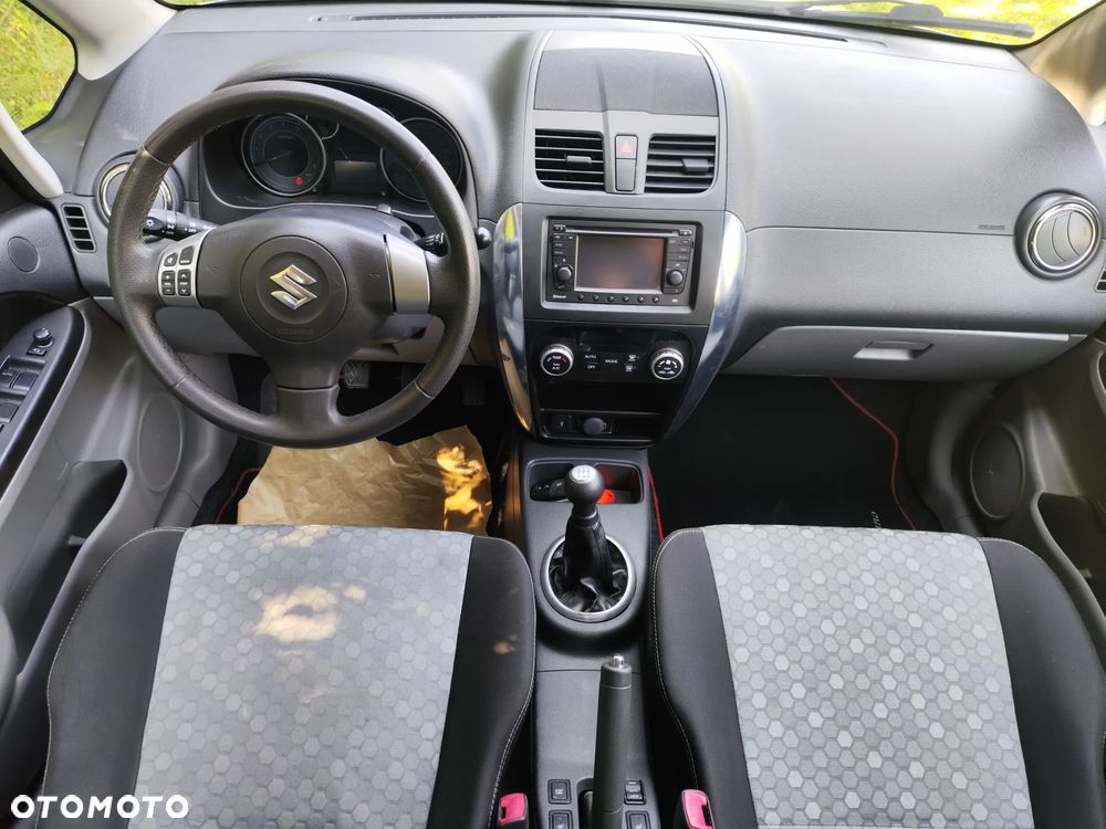 Suzuki SX4 1.6 Premium 4WD - 17