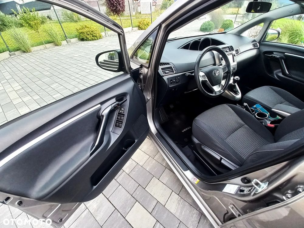 Toyota Verso 1.6 D-4D Premium - 12