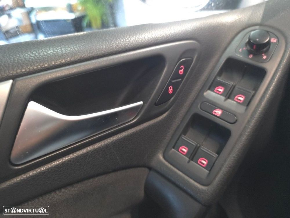 VW Golf 1.6 TDi Trendline BlueMotion - 17