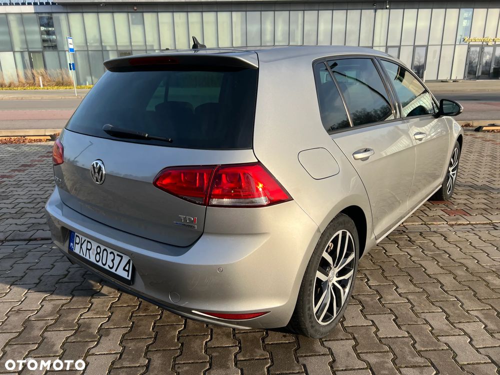 Volkswagen Golf - 6