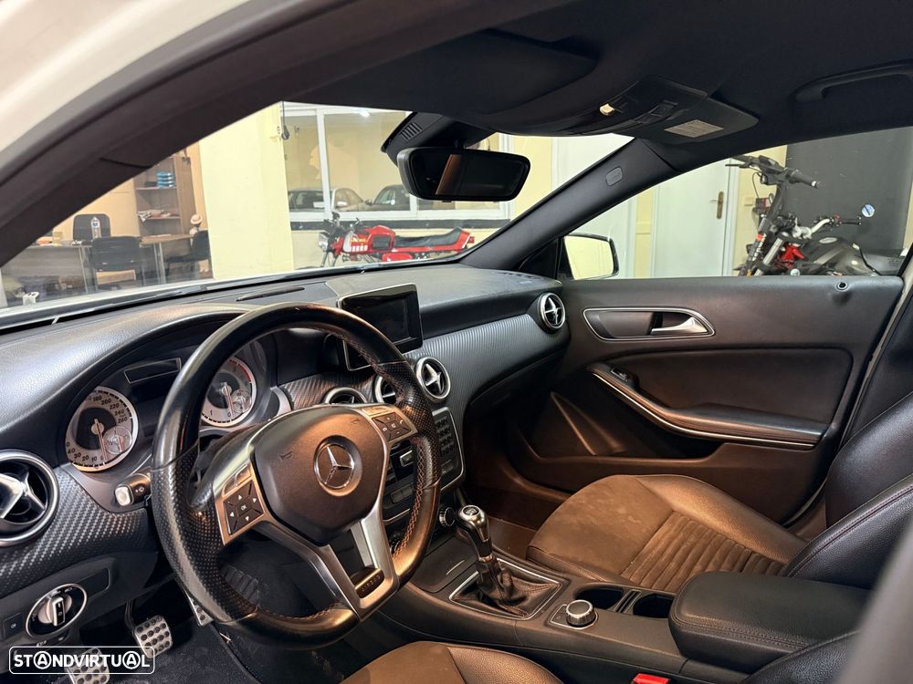 Mercedes-Benz A 180 d AMG Line - 20