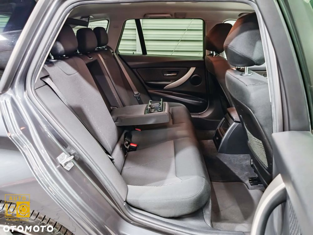 BMW Seria 3 318d Sport Line - 11