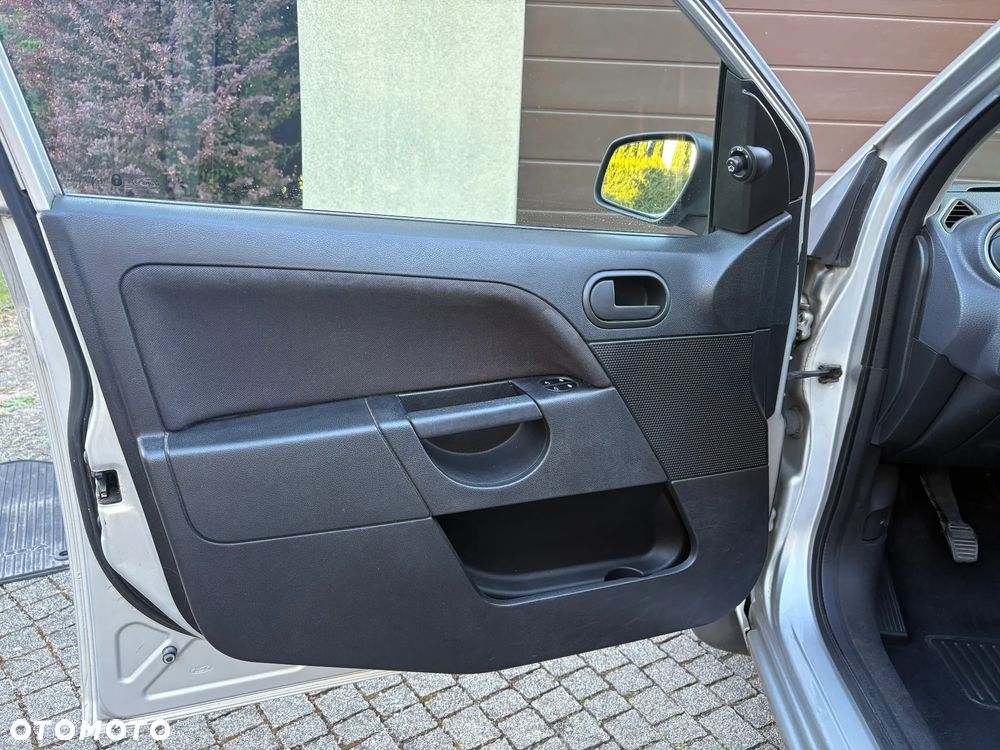 Ford Fiesta 1.4 TDCI - 15